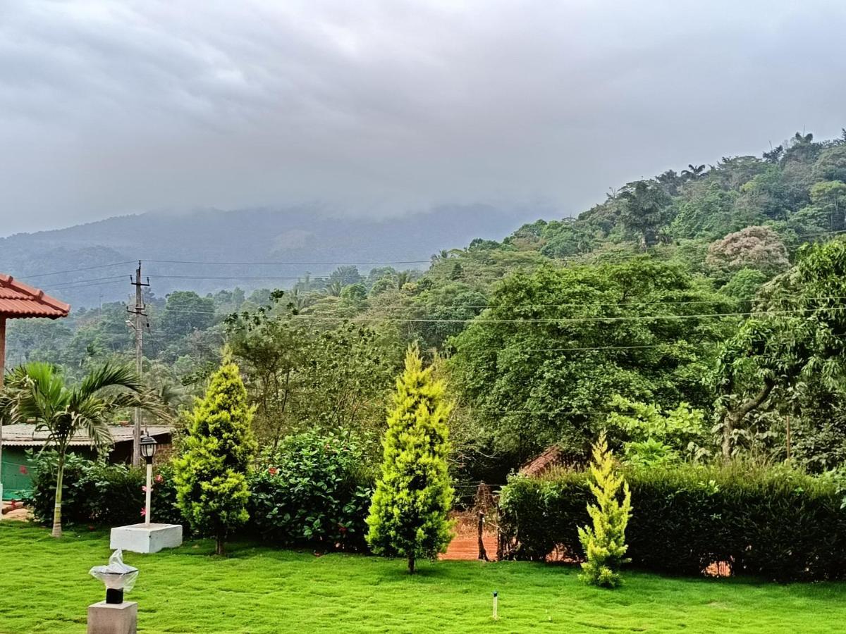 Hill Crest Resort - Coorg Madikeri Eksteriør billede