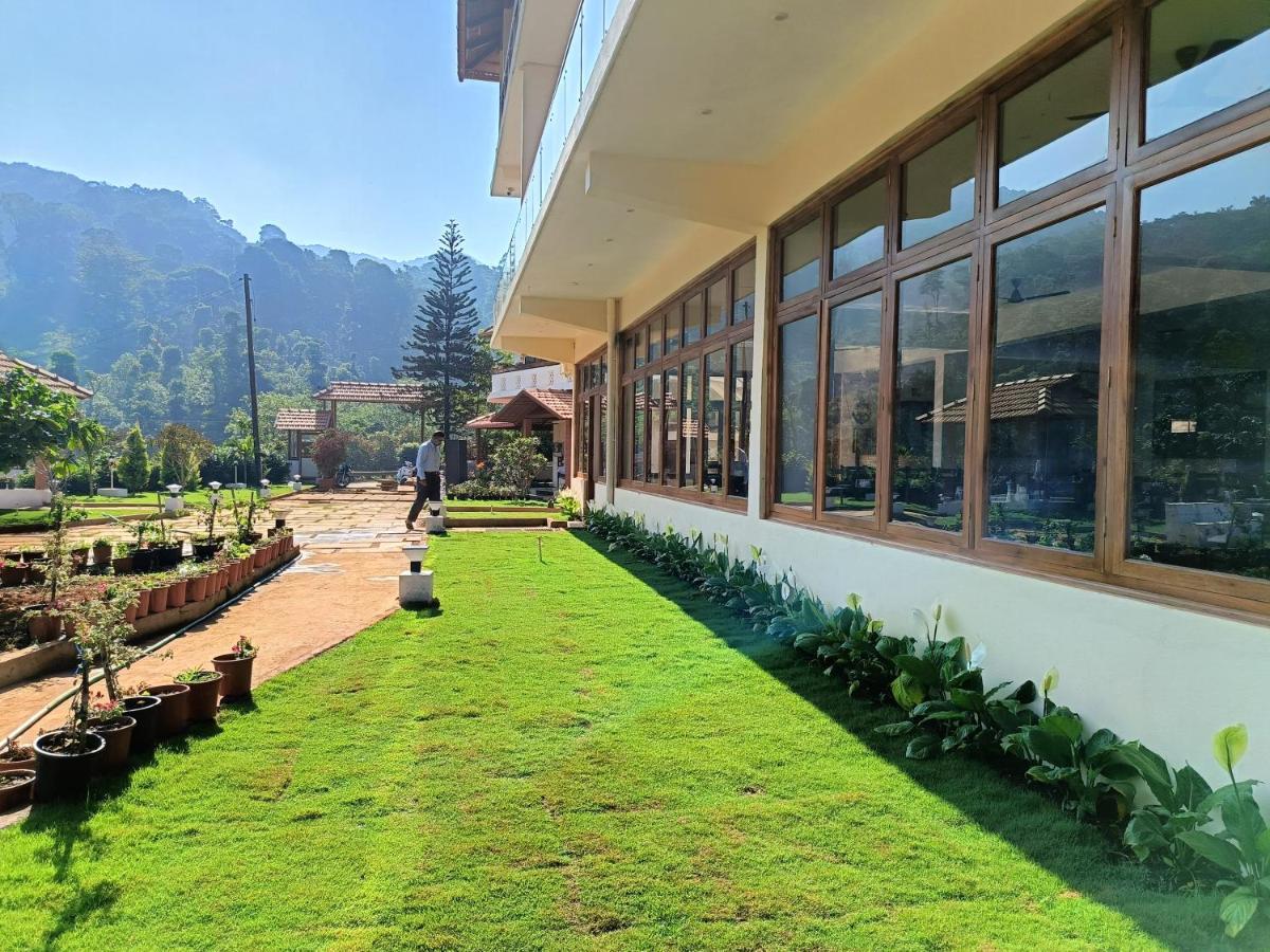 Hill Crest Resort - Coorg Madikeri Eksteriør billede