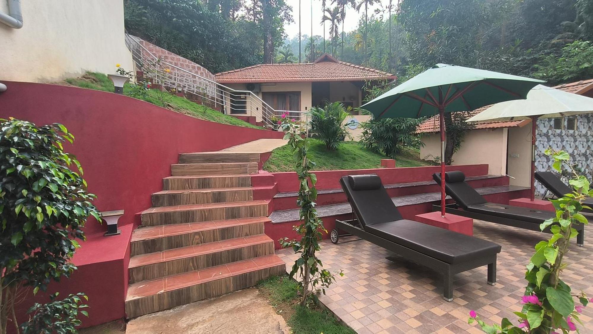 Hill Crest Resort - Coorg Madikeri Eksteriør billede