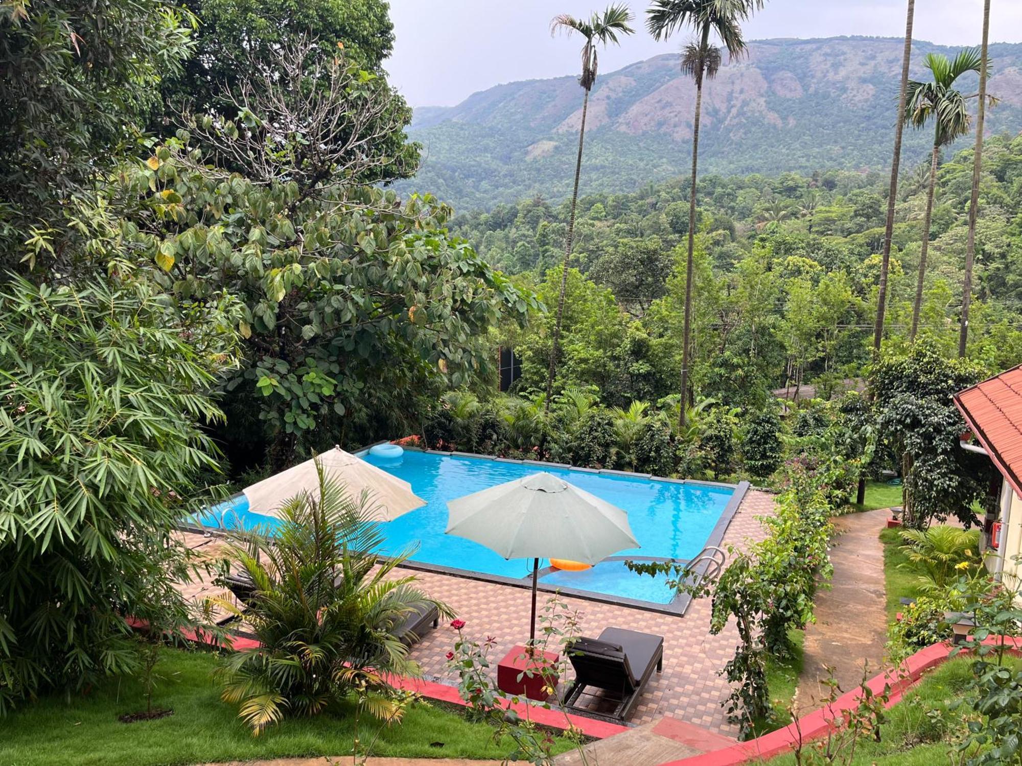 Hill Crest Resort - Coorg Madikeri Eksteriør billede